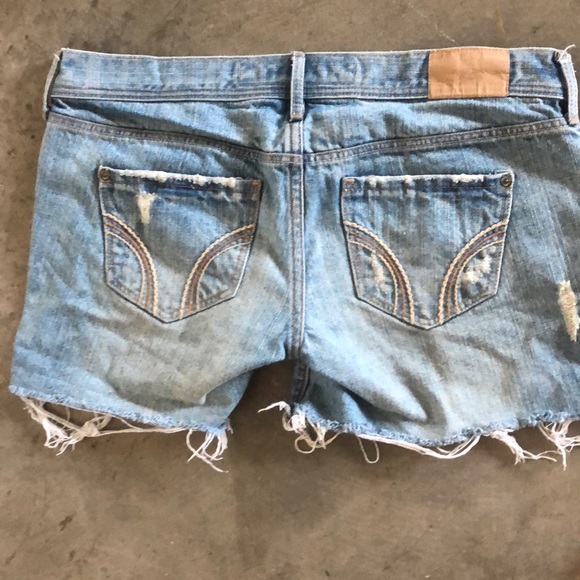 Hollister Cutoff Shorts - Picture 5 of 5